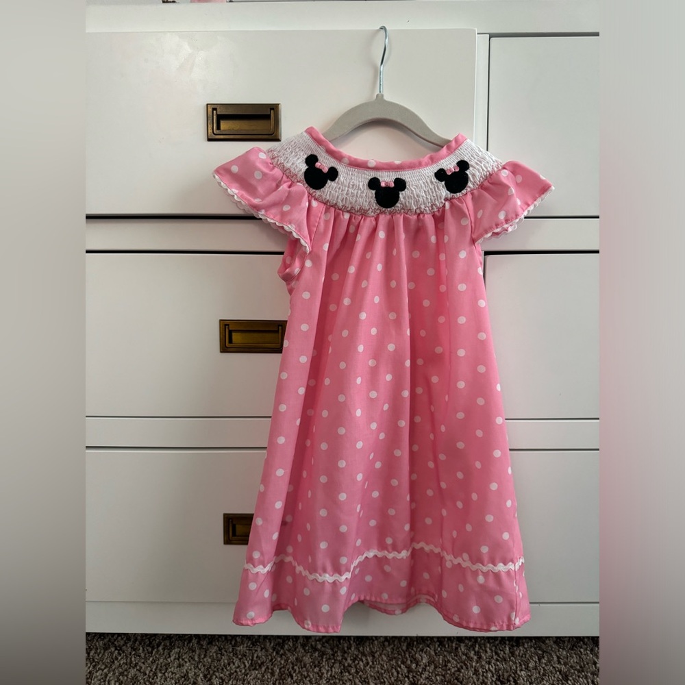 Minnie Mouse pink smocked girls dress SIZE 4T